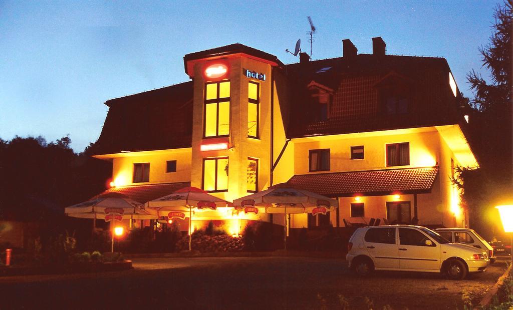 Hotel Twardowski Głogoczów Exterior foto